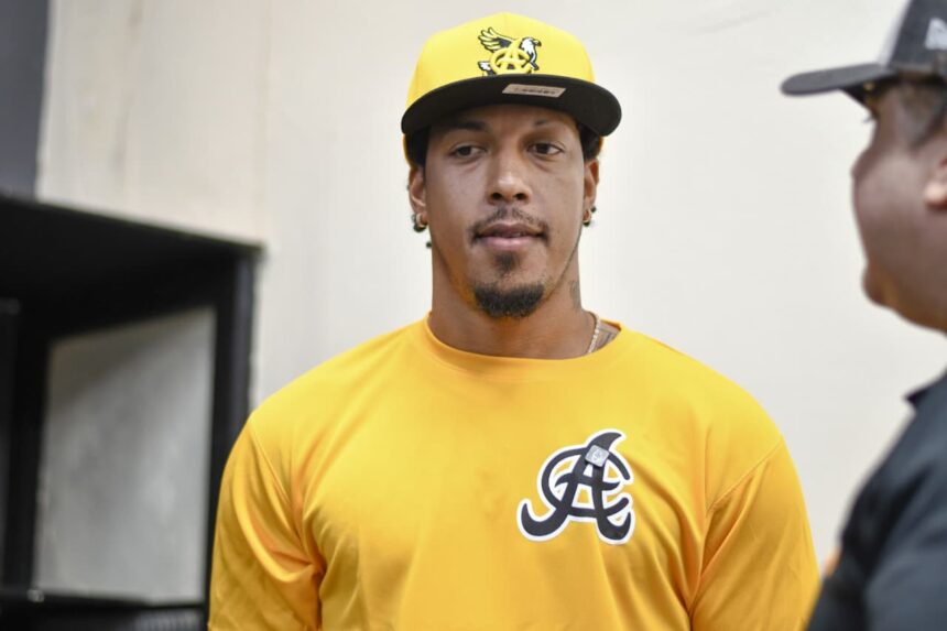 Adalberto Mondesí regresa a la pelota dominicana y se une a las Águilas