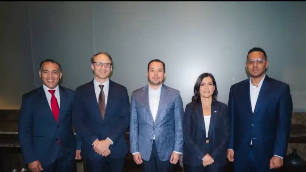 Embajadora de EE. UU. se acerca al proyecto de Santiago Matías y conoce sus planes políticos