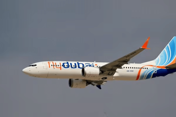 Piloto y copiloto de Flydubai resultan heridos tras incidente en pleno vuelo