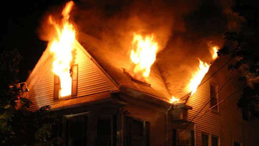Tragedia en Mao: incendio destruye vivienda y deja cinco integrantes de una familia muertos