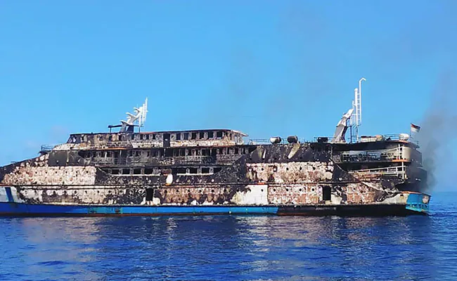 Capitán de ferri incendiado en Filipinas enfrenta denuncia por presuntas irregularidades