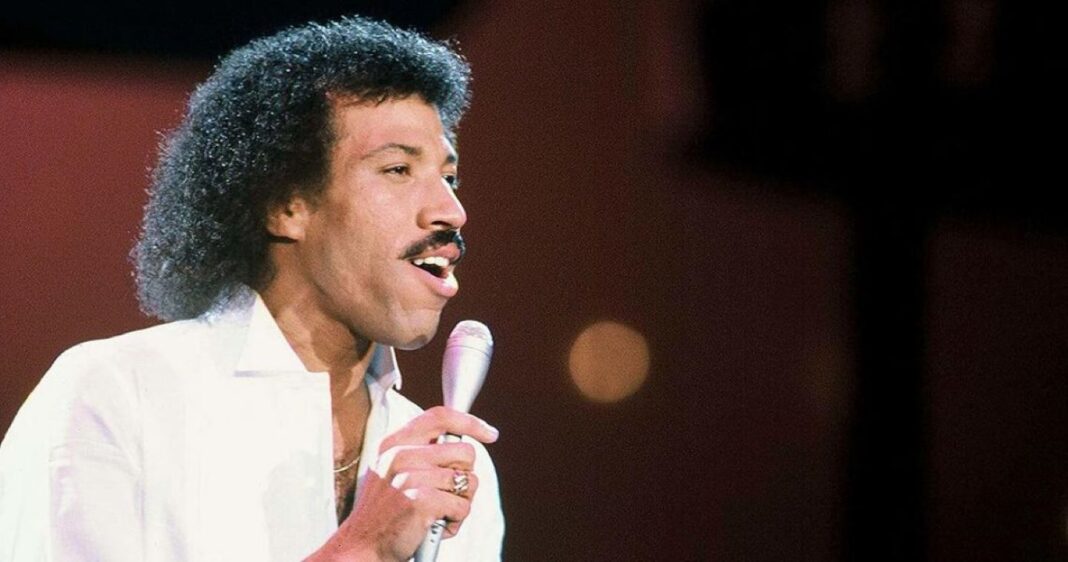 Lionel Richie cancela tres presentaciones tras un procedimiento cardíaco