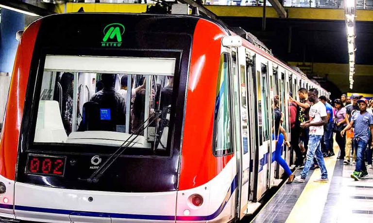 Pasajeros encuentran servicio normal en el Metro tras interrupción registrada el martes