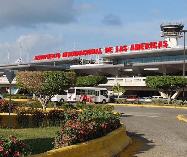 Dictan prisión preventiva contra inspector de Migración por caso en el AILA