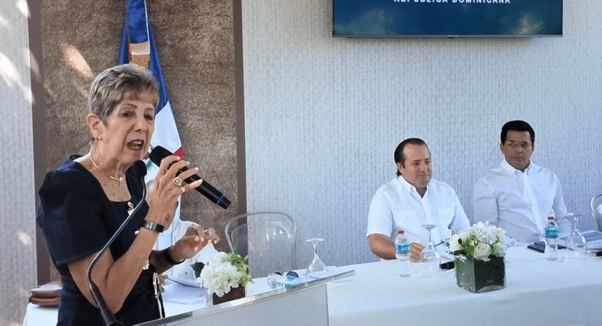 Ginette Bournigal pide completar obras y mejorar espacios turísticos de Maimón
