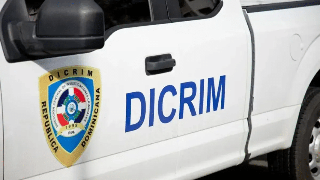 Policía apresa ocho personas y ocupa armas, dinero y evidencias en Barahona