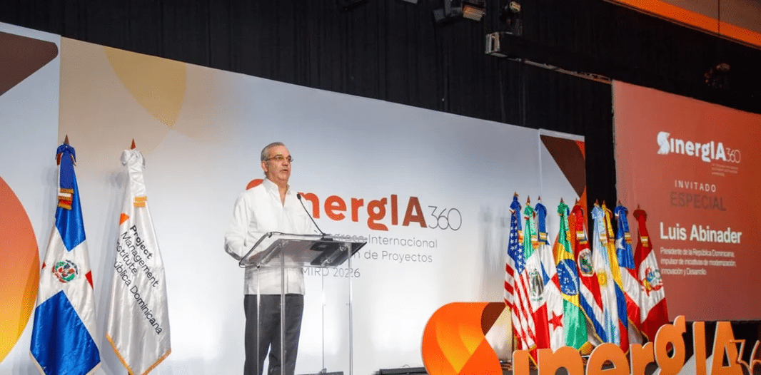 Abinader evalúa crear ley para regular obras y proyectos del Estado