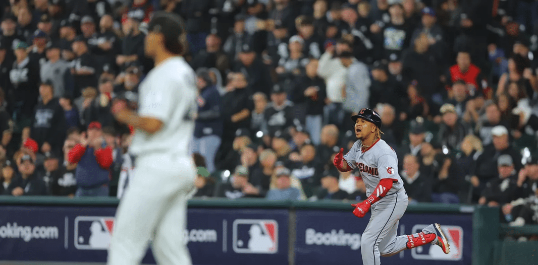 José Ramírez se convierte en héroe y mantiene vivo a Cleveland