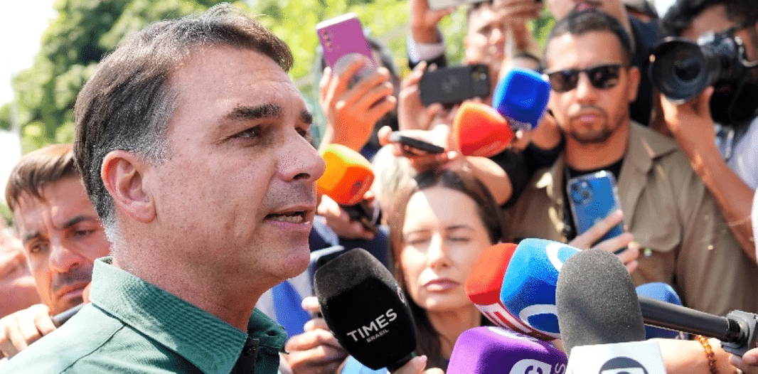 Flávio Bolsonaro suma respaldo de histórico partido rumbo al balotaje