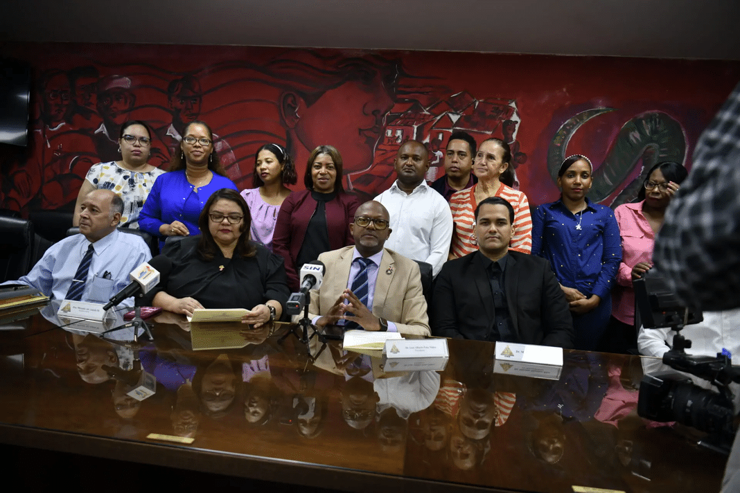 Colegio Médico acepta diálogo con el Gobierno, pero exige ver a Abinader
