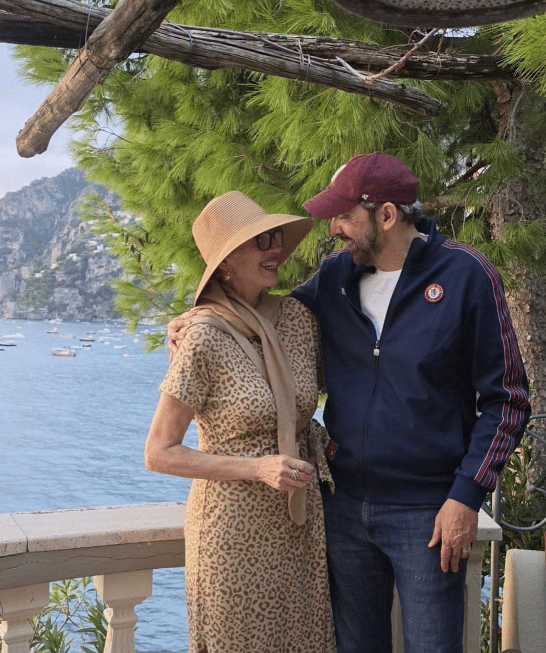 Juan Luis Guerra sorprende con romántico mensaje a su esposa desde Italia