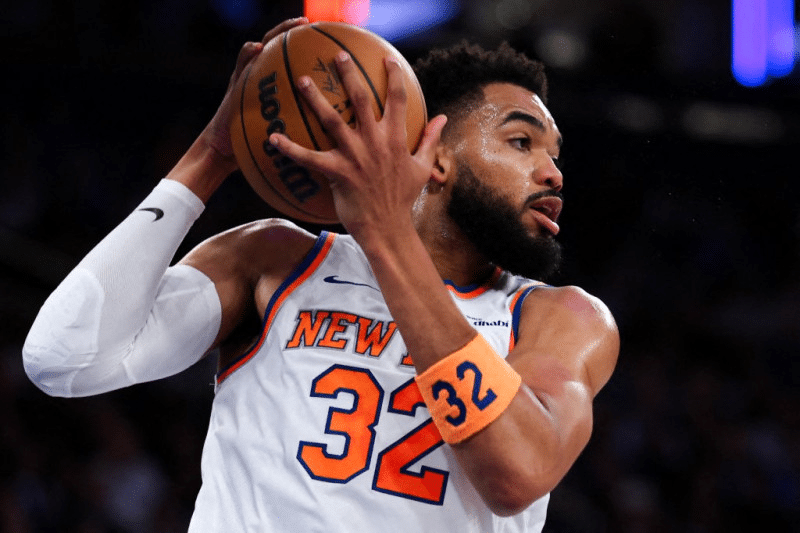 Sixers vencen 106-100 a los Knicks pese al doble-doble de Towns