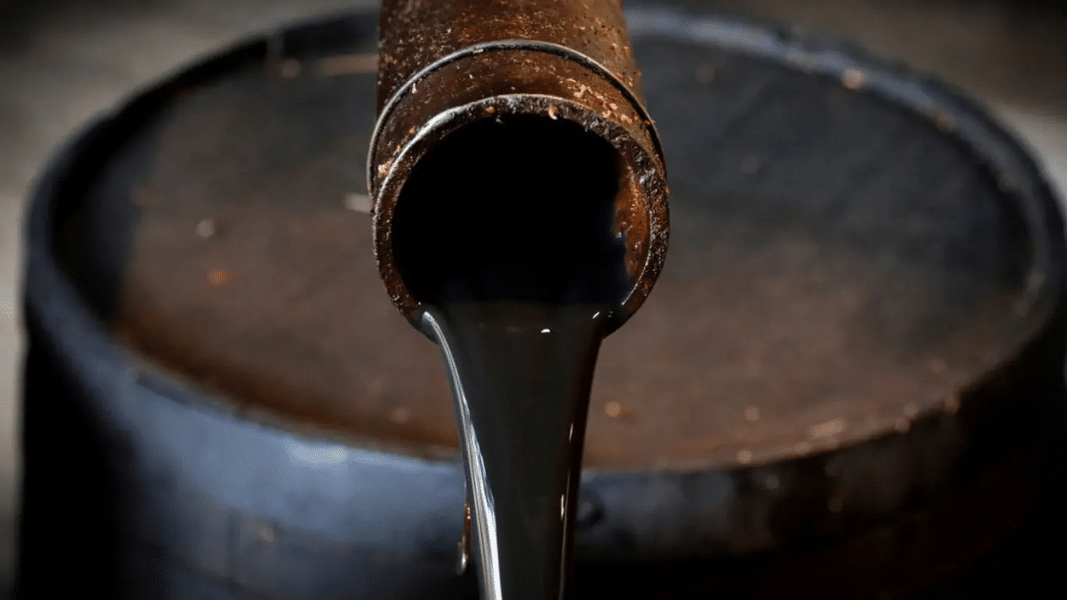 Petróleo de Texas supera US$101 y Brent alcanza US$116 por barril