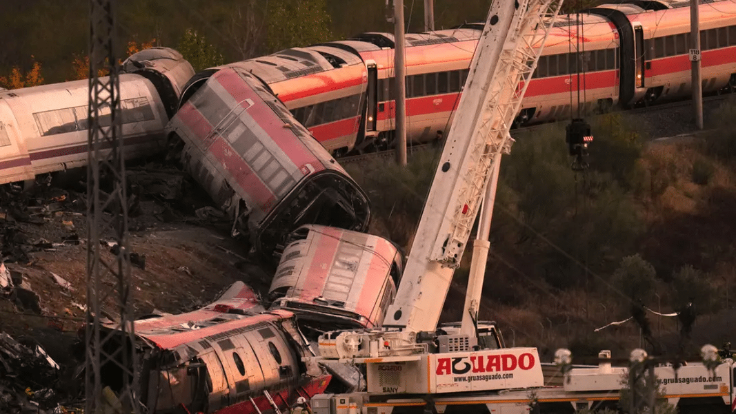 Choque de trenes en Toledo deja al menos 69 muertos tras falla informática