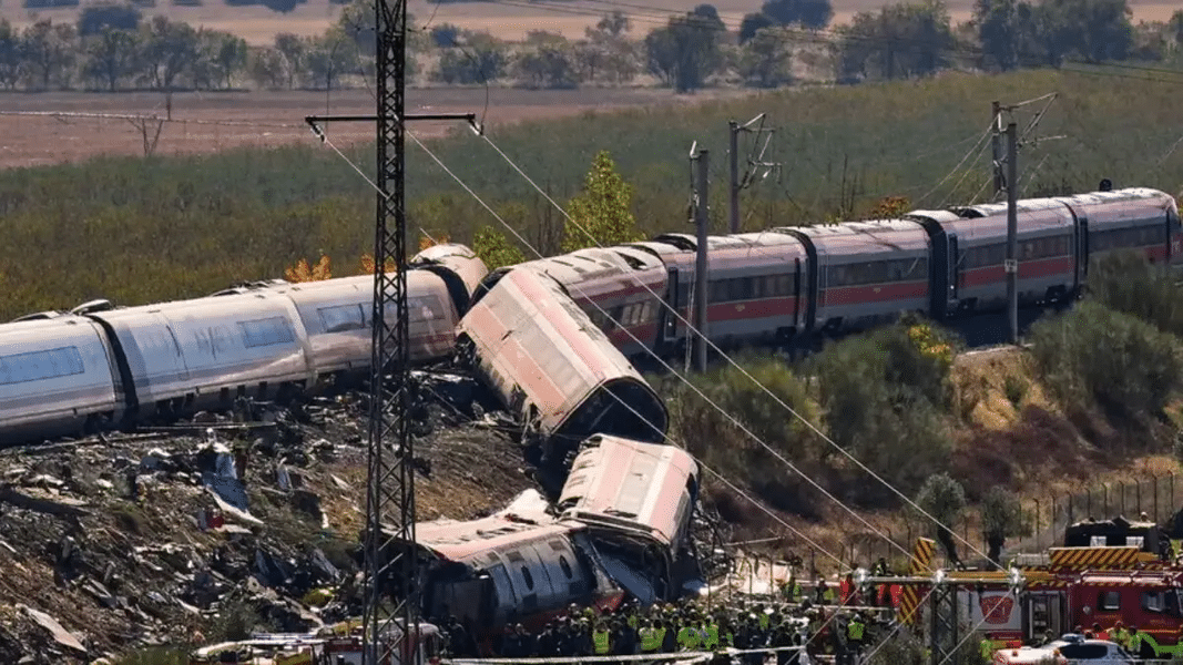 Sube a 74 la cifra de muertos por choque de trenes en Toledo, España